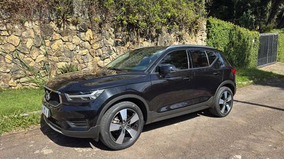 VOLVO XC40 2.0 T4 GASOLINA MOMENTUM GEARTRONIC VOLVO XC40 2.0 T4 GASOLINA MOMENTUM GEARTRONIC